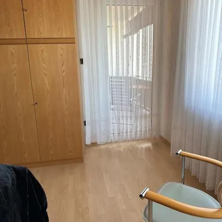 Apartamento Grosszugige 3 Zimmerwhg., Balkon. Kuche. Tv, Wlan