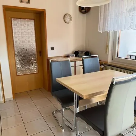 Apartamento Grosszugige 3 Zimmerwhg., Balkon. Kuche. Tv, Wlan *