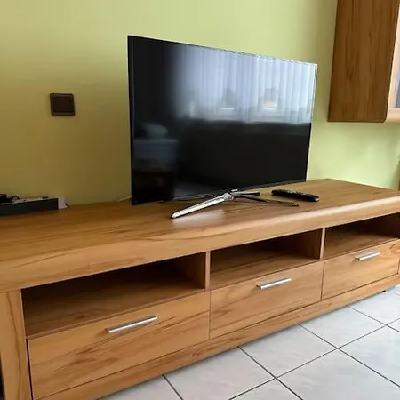 Grosszugige 3 Zimmerwhg., Balkon. Kuche. Tv, Wlan Apartamento *