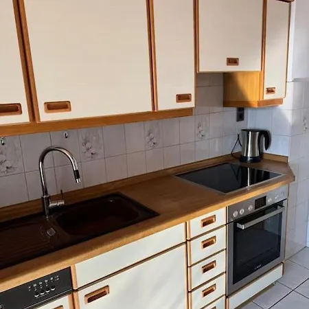 Apartamento Grosszugige 3 Zimmerwhg., Balkon. Kuche. Tv, Wlan