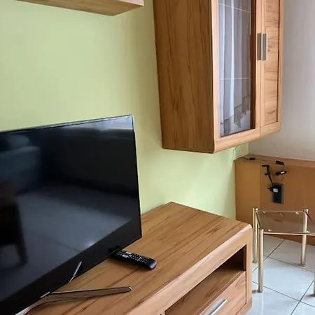 Grosszugige 3 Zimmerwhg., Balkon. Kuche. Tv, Wlan Apartamento *