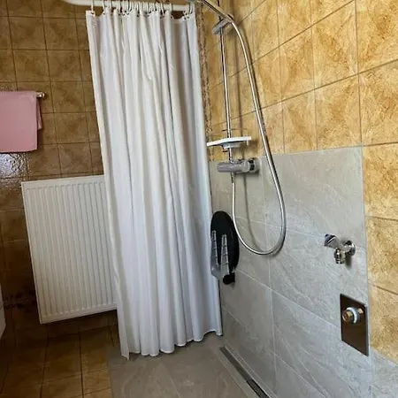 Grosszugige 3 Zimmerwhg., Balkon. Kuche. Tv, Wlan Apartamento *