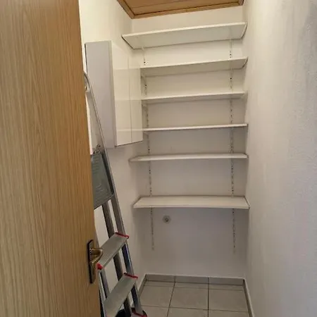 Grosszugige 3 Zimmerwhg., Balkon. Kuche. Tv, Wlan Apartamento