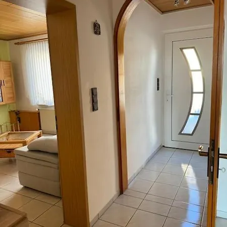 Apartamento Grosszugige 3 Zimmerwhg., Balkon. Kuche. Tv, Wlan